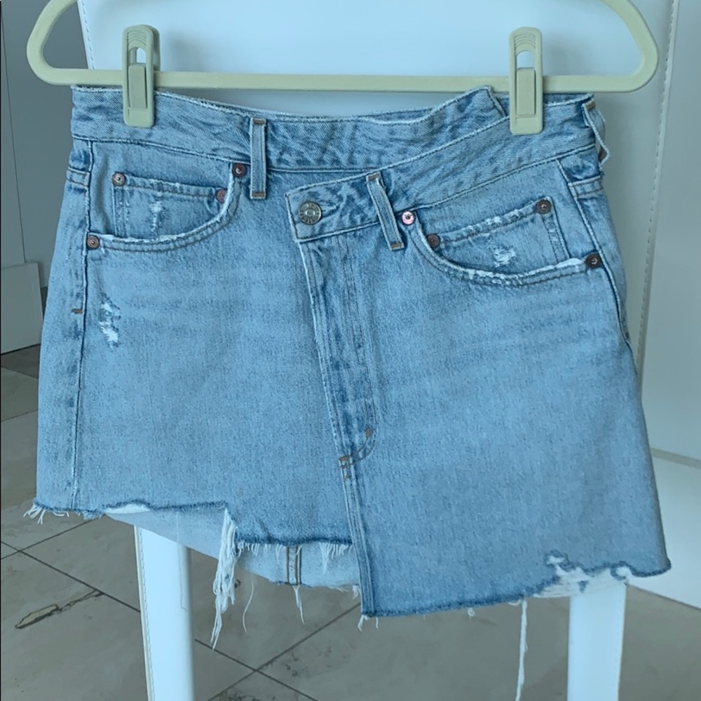 Frayed edge mini skirt